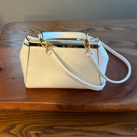 NWOT Aldo white handbag with black trim. Removable Crossbody Strap. - Picture 3 of 7